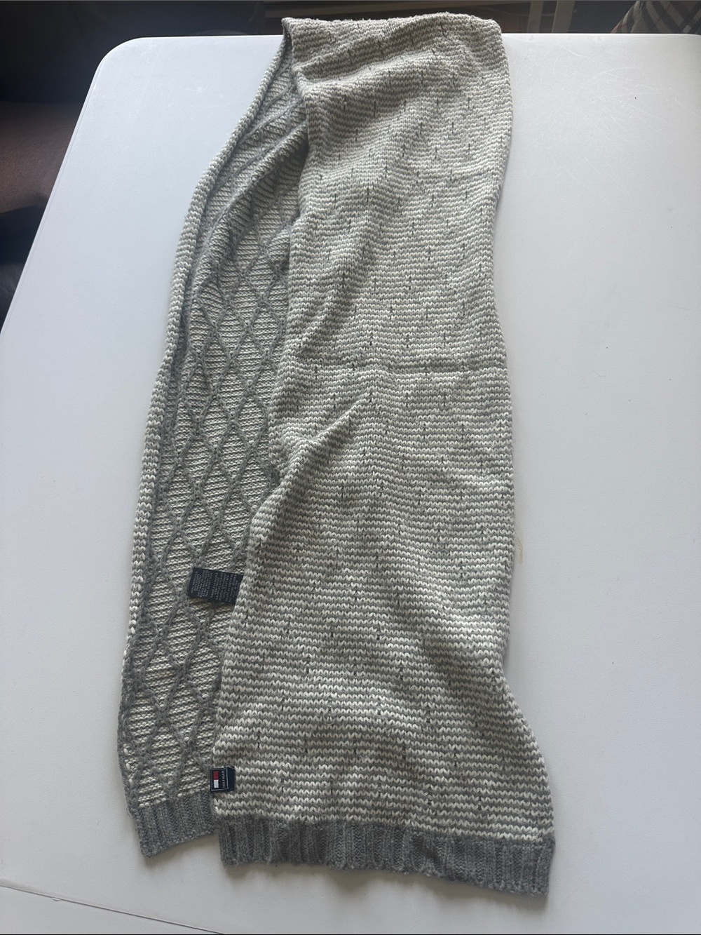 UNISEX Tommy Hilfiger Gray Knit scarf
